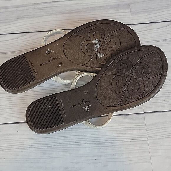 Montego Bay Club summer white t-strap toe sandals Women's Size 7.5 - Picture 7 of 9